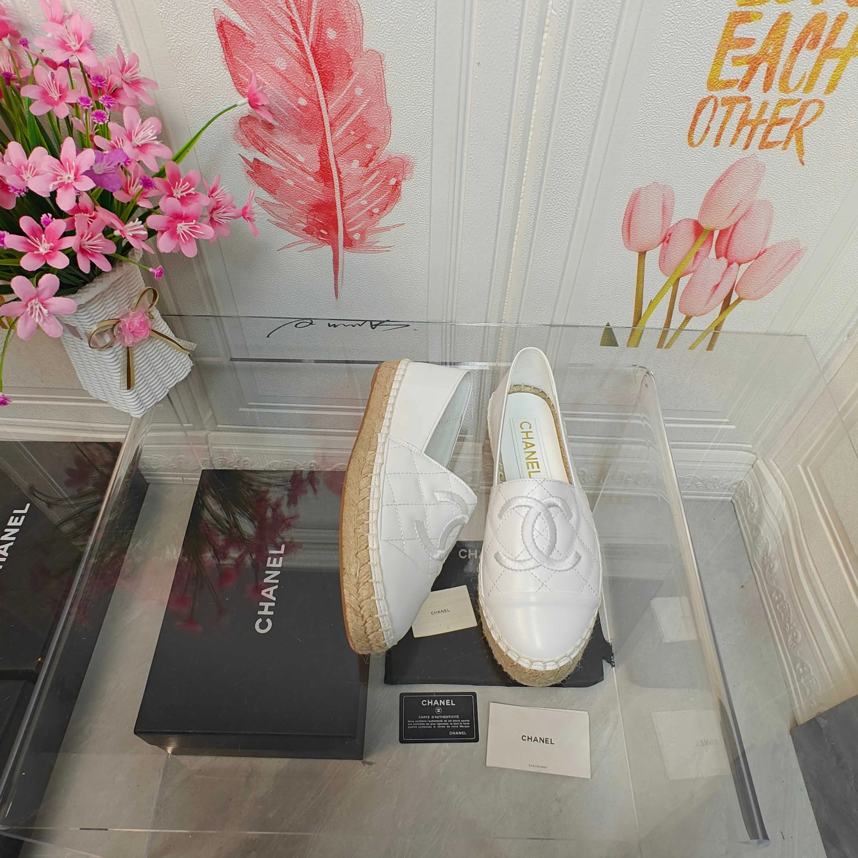 👟👟Ex-factory price 400👟👟 CHANEL 2025 early spring new fisherman shoes, top version 👏👏The inner pads are all made of original imported goatskin! Number of codes: 35 - 40 (codes 34, 41, and 42 can be customized without return or exchange) Standard codes come with a full set of packaging